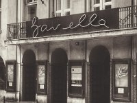 Kazalište »«Gavella»«  Gradsko dramsko kazalište Gavella (GDK Gavella) osnovano je 29. svibnja 1953. godine i osnovna mu je djelatnost izvođenje dramskih predstava. Smješteno je u Frankopanskoj ulici 10 u Zagrebu. Ravnatelj Gradskog dramskog kazališta Gavella je kazališni redatelj Dražen Ferenčina. Skupina mladih glumaca i redatelja, uglavnom "pobunjenika" iz HNK Zagreb, na čijem je čelu, kao primus inter pares, bio doktor Branko Gavella, preuzela je 29. svibnja 1953. godine zgradu "Malog kazališta" u Frankopanskoj 10 i osnovala je Zagrebačko dramsko kazalište. Zbog obnove prostora prva je predstava izvedena na gostovanju u Subotici, a kazalište je gledateljima otvorilo svoja vrata 30. listopada 1954., s predstavom Golgota Miroslava Krleže, u režiji Branka Gavelle.